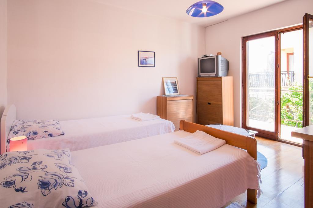 With Private Pool And Arbor Apartament *