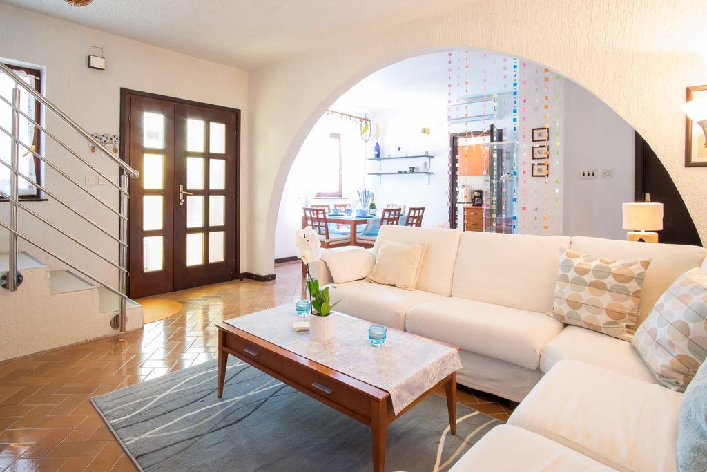 Apartament With Private Pool And Arbor